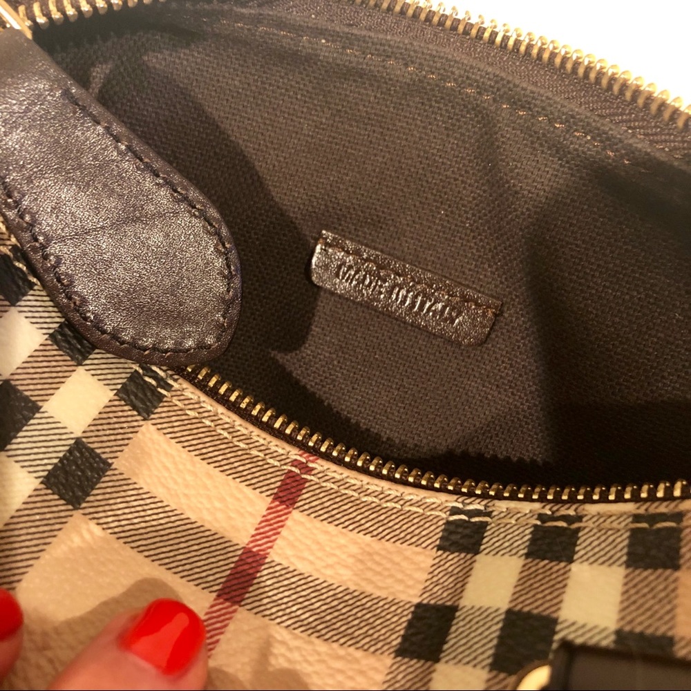 BURBERRY Vintage Check Leather Barrel Bag, NWOT - Picture 5 of 15